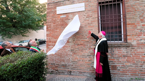 Cerimonia di intitolazione della piazzetta antistante la chiesa di S. Chiara a Suor Maria Veronica del SS. Sacramento